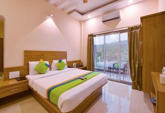 Treebo Trend Winter Town Venna Lake allows 18 year olds to book a room