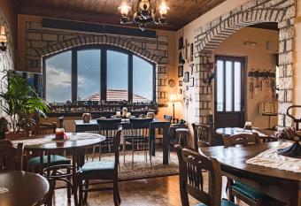 Semeli Guesthouse has Balcony rooms