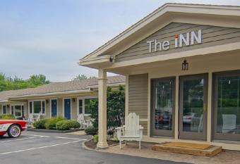 The Inn at Rye Place allows 18 year olds to book a room
