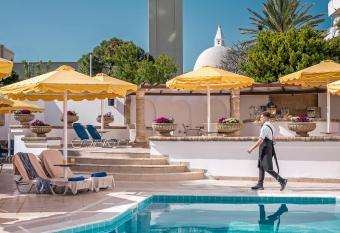 Mitsis Petit Palais has Balcony rooms