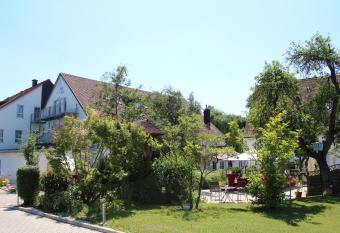 Hotel Gew  rzm  hle has Balcony rooms