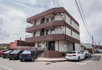 Florencia Studios has Balcony rooms