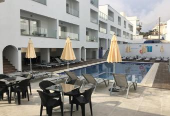 Milea Hotel allows 18 year olds to book a room