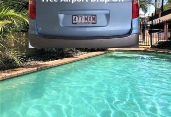 Airport Clayfield Motel allows 18 year olds to book a room