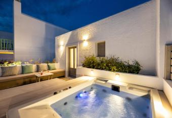 Kandiani Bleu Ciel allows 18 year olds to book a room