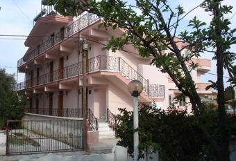 Berk Apart Hotel has Balcony rooms