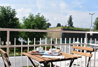 Lake moments has Balcony rooms