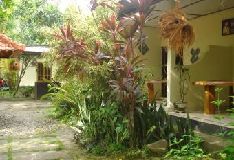 Penginapan Sedap Malam has Balcony rooms