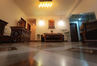 DENZONG HOMESTAY Lhadinkyu allows 18 year olds to book a room