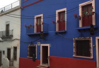 El Zopilote Mojado has Balcony rooms