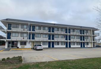 Motel 6 Dayton. Oh allows 18 year olds to book a room