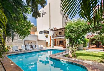 Casa del Balam Merida allows 18 year olds to book a room