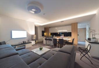 Apart-Hotel VIVI RESIDENCE & SPA allows 18 year olds to book a room