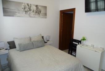 Loft Jerez Central allows 18 year olds to book a room