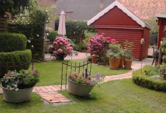 Alte Pastorei allows 18 year olds to book a room