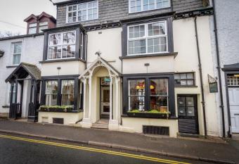 Field House Guest House allows 18 year olds to book a room