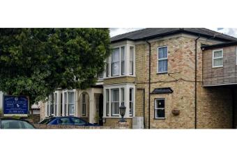 Olivers Lodge Hotel allows 18 year olds to book a room