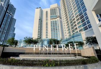 Pinetree Marina Resort allows 18 year olds to book a room