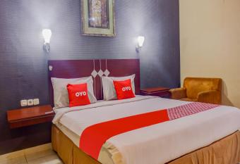 Super OYO 3936 Hotel Trisula Makassar allows 18 year olds to book a room