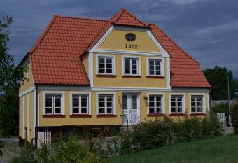 M  llehusets Bed & Breakfast has Balcony rooms