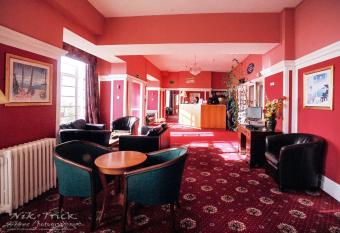 OYO The Southcliff Hotel allows 18 year olds to book a room