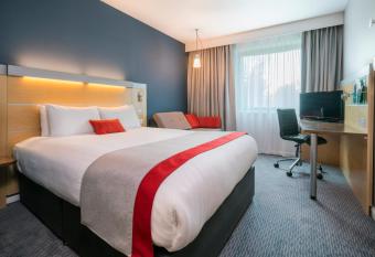 Holiday Inn Express Doncaster, an IHG Hotel allows 18 year olds to book a room