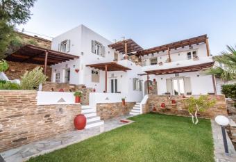 Myrtia Studios has Balcony rooms