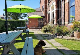 The Mon Fort allows 18 year olds to book a room