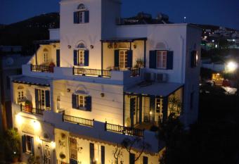 Boussetil Rooms CapAnMat has Balcony rooms