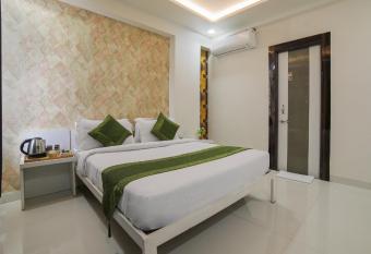 Itsy By Treebo - Le Clover allows 18 year olds to book a room