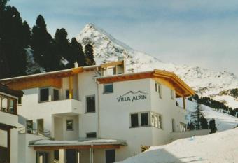 Villa Alpin has Balcony rooms