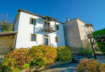 Chrissi Nefeli allows 18 year olds to book a room