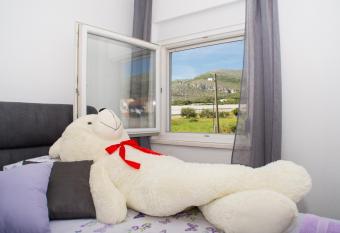 Villa Initium,heated pool all season allows 18 year olds to book a room