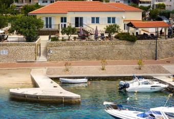 Villa Riva has Balcony rooms