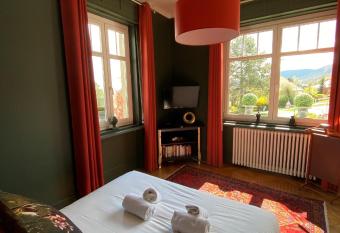 LA VILLA H  tel-Restaurant has Balcony rooms