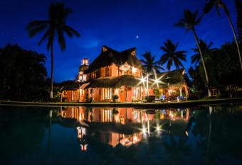 Casa Villa Magnolia allows 18 year olds to book a room