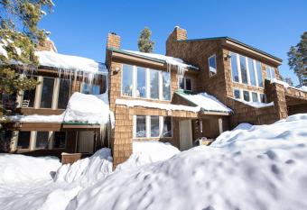 Kings Crossing Townhome 4 has Balcony rooms