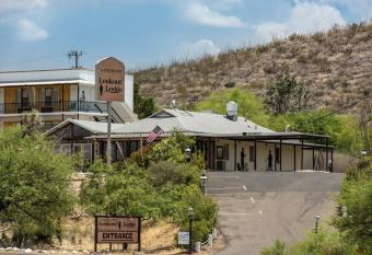 Landmark Lookout Lodge allows 18 year olds to book a room