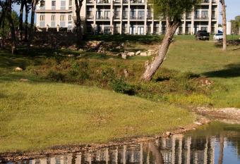 Port of Kimberling Marina & Resort has Balcony rooms