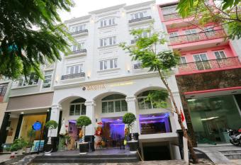 SABINA Residence - HCM allows 18 year olds to book a room