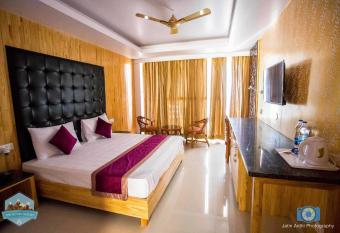 The Alpine Resort has Balcony rooms