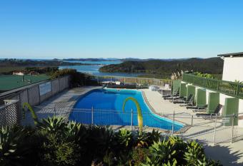 Cook s Lookout Motel allows 18 year olds to book a room