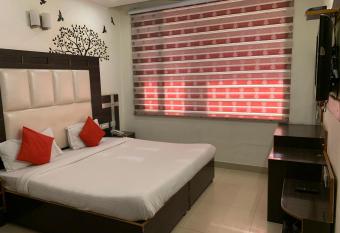 Hotel Citi Heights has Balcony rooms