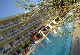 Sunquest Gardens Holiday Resort has Balcony rooms