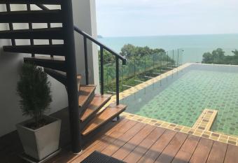 Deamber Bangsare Pattaya has Balcony rooms