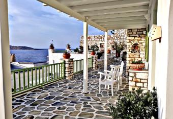 Villa Isabella allows 18 year olds to book a room