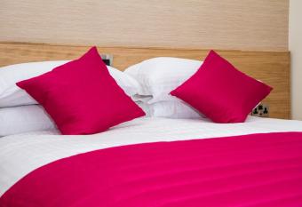 Hill Park Hotel allows 18 year olds to book a room