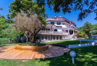 Rezidenca Ortus has Balcony rooms