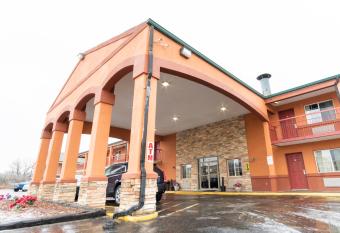 Budget host inn has Smoking rooms