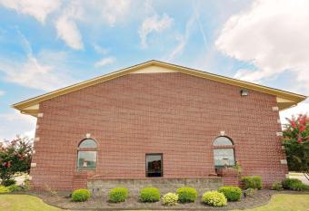 Super 8 by Wyndham Hazen has Smoking rooms